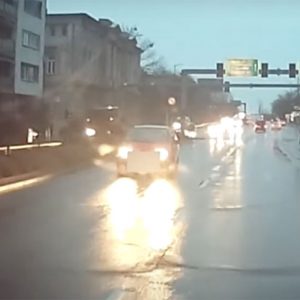 VIDEÓ: Talán még most is a helyét keresi a Győrben forgalommal szemben eltévedt sofőr