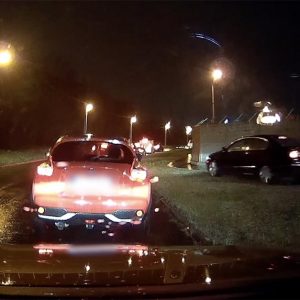 VIDEÓ: Kőbánya, szemerkélő eső és a settenkedő Passat