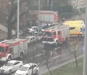 Baleset történt a Szentendrei úton, a Raktár utcánál