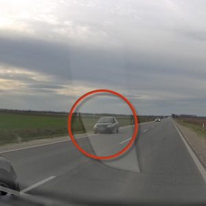VIDEÓ: Mindenkit is(!) letúrt az audis az útról, mert képtelen volt kivárni a helyzetet