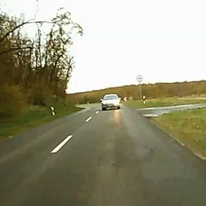 VIDEÓ: „Utánamentem kérdőre vonni. Azt mondta, hogy valami megdobta a hátulját”