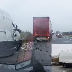 Videón, ahogy az álló kamionba csapódik egy furgon az M5-ösön