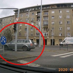 VIDEÓ: Amit a passatos művelt az Üllőin, olyat ritkán látunk…