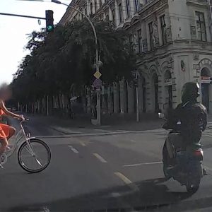 VIDEÓ: Aggódunk ezért a lányért… Reméljük soha többet nem csinál ilyet