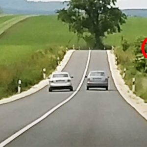VIDEÓ: Így indul egy végzetes előzés. Jöttek szemből, óriási szerencséje volt mindenkinek
