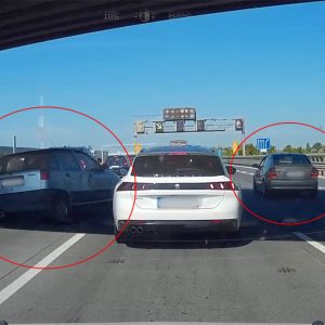 VIDEÓ: Nem tudott megállni az M0-son, ezért elrántotta és egy Opelnek ütközött