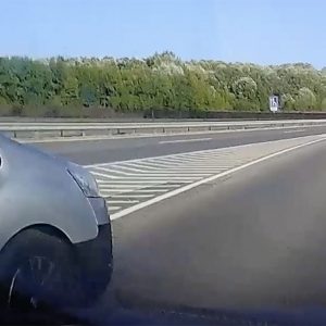 VIDEÓ: Manőverek, amiket soha ne csinálj meg az M0-áson (se)