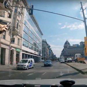 VIDEÓ: Kéklámpással ekkora felelősség a száguldás