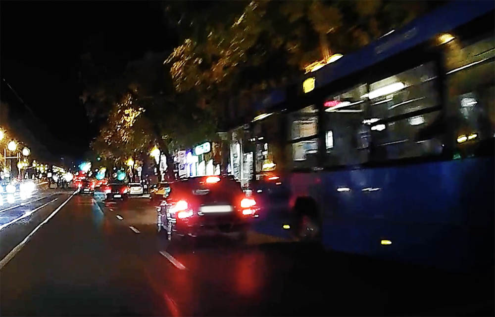 Állítólag volt vita, de a kamera mindent rögzített. Egyikük sem adta meg magát, így lett kész a baj