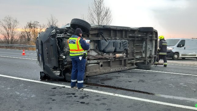 FOTÓK: Csúnya baleset történt reggel a 17. kerületben, az M0-ás autóút közelében