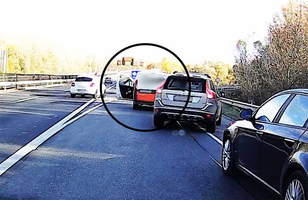 VIDEÓ: Ő balhézni óhajtott! Mindenki keményen égette a féket és imádkozott, hogy mögötte is így legyen