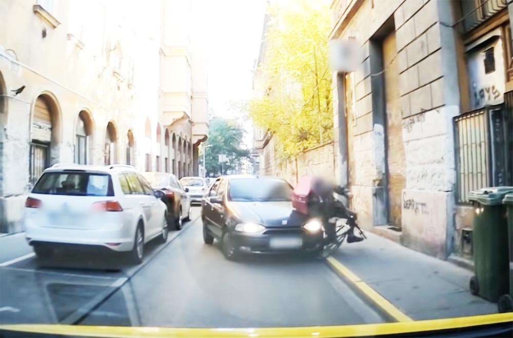 VIDEÓ: Szándékosan, bosszúból gázolta el a biciklist. Itt tart az ügy