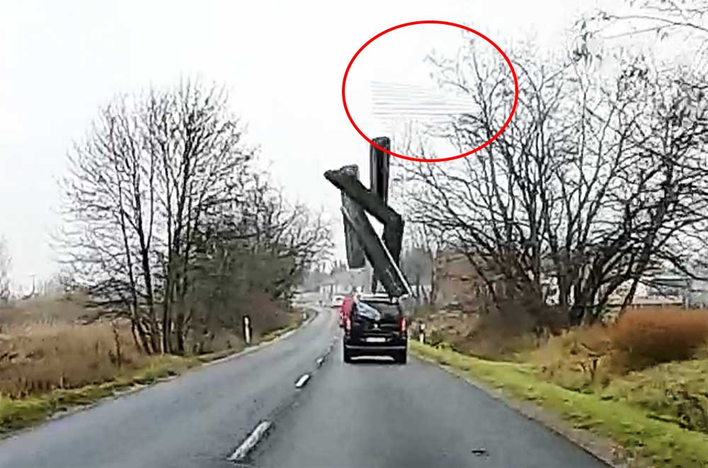 Videón, ahogy elszabadul a rakomány Veresegyház és Őrbottyán között