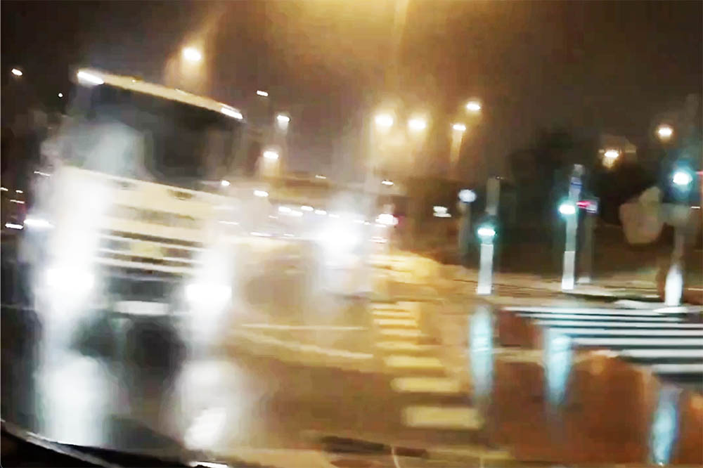 VIDEÓ: Menteni kellett, nem volt mese és szerencsére gyalogos sem