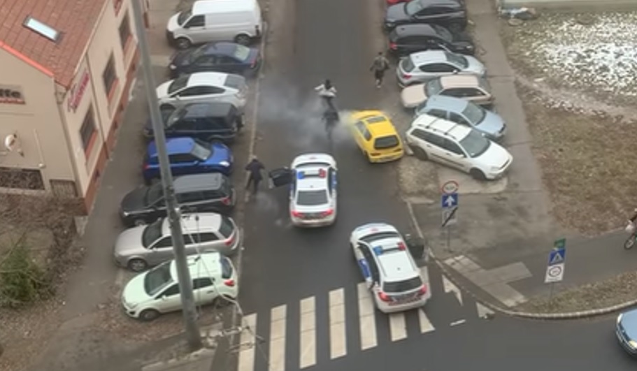 VIDEÓ: Autósüldözés után fogták el a két ékszerrablót Debrecenben