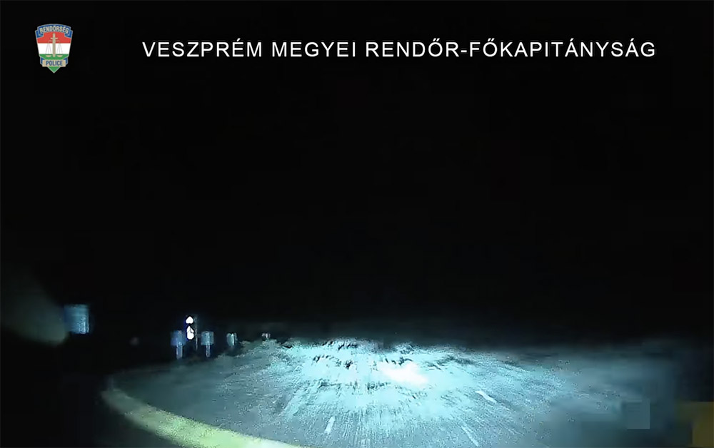 160-nal érkezett a körforgalomba a Balatonnál. Ez lehet az ügy vége…