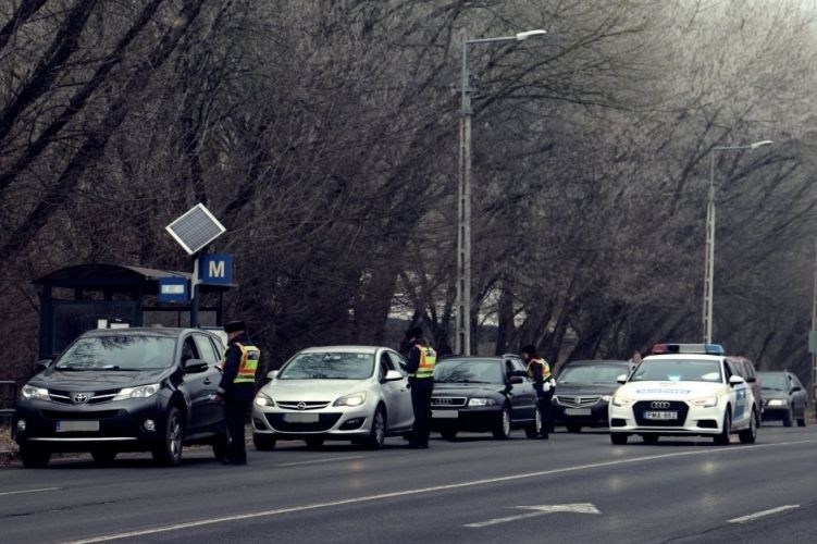 Civil autós és drónos ellenőrzés – 160 szabálysértőt fogtak hét óra alatt a rendőrök