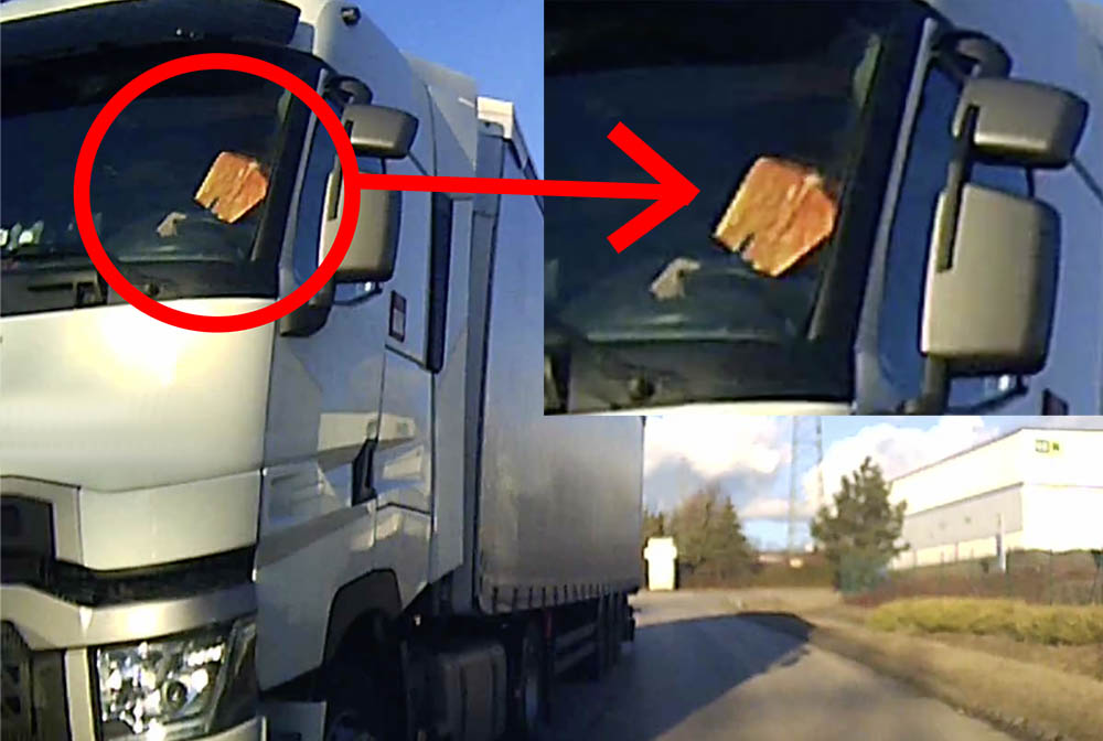 VIDEÓ: A kamionos fejére zuhant a menetlevél – Botrányos előzések