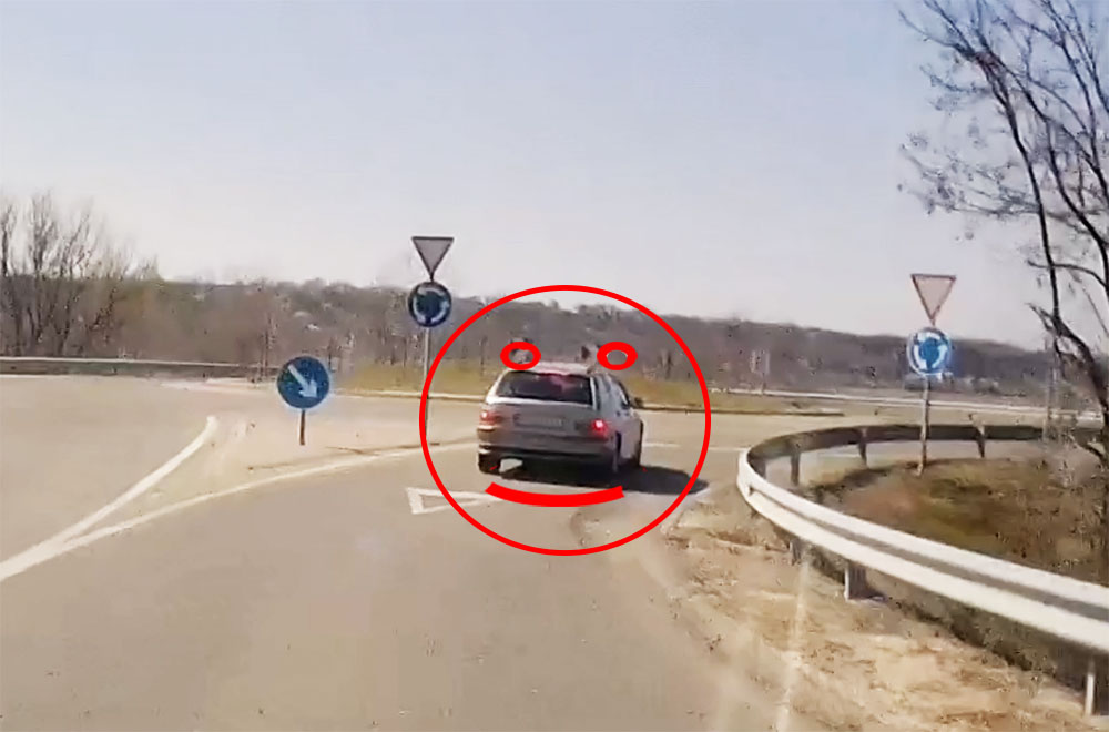 Használta az irányjelzőt a BMW sofőrje :)
