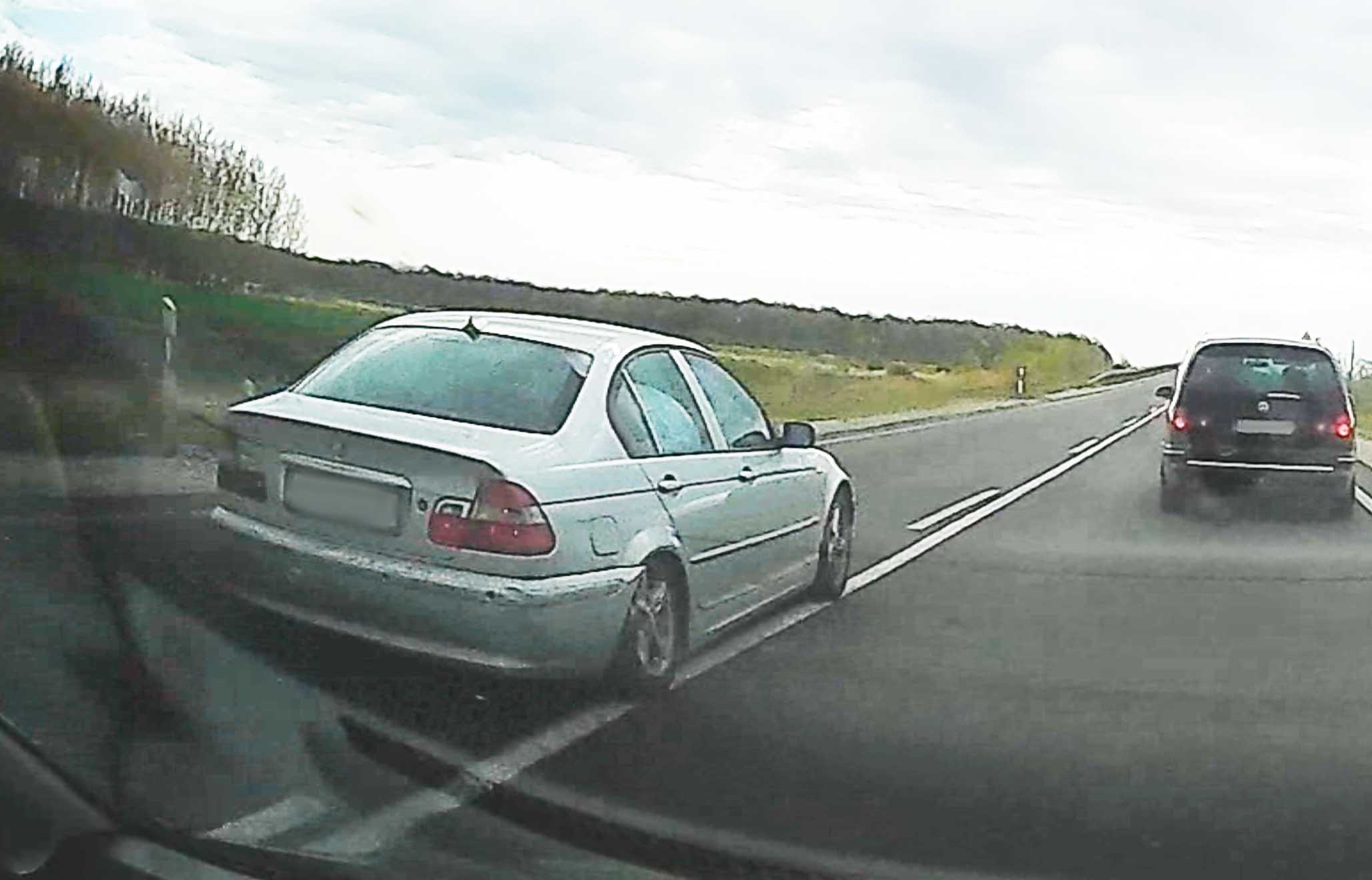 VIDEÓ: A kamionnal már nem volt vagány a BMW sofőrje