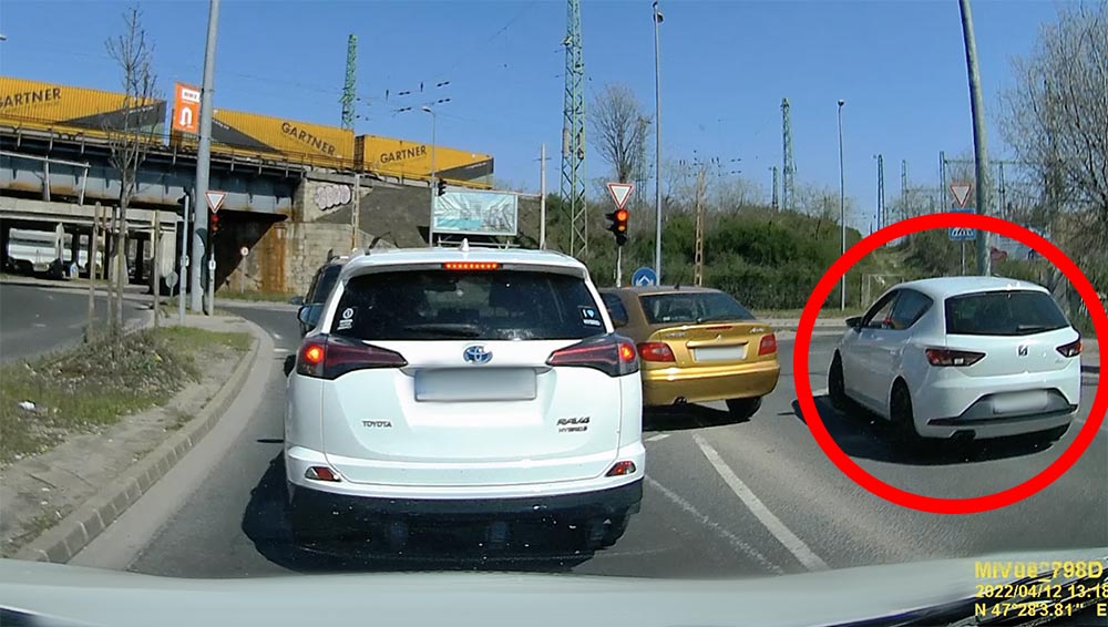 Van annak bája, amikor a suttyó elé is bevág egy suttyó – VIDEÓ