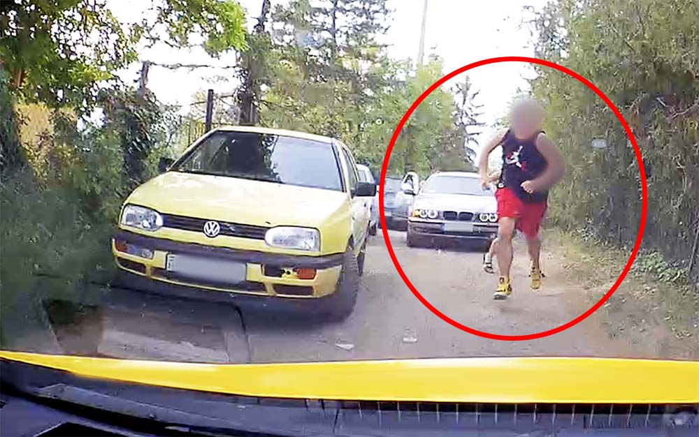 Hatalmas dührohamot kapott a BMW sofőrje, mert nem elég gyorsan engedte el a taxis