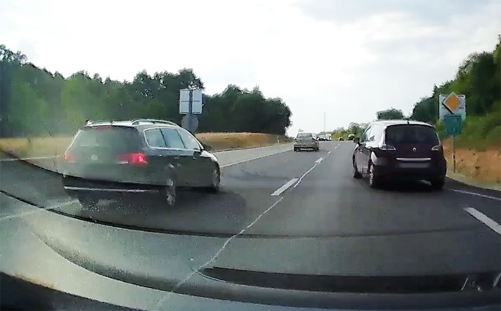 Kihúzódott hogy elengedje. Hatalmas baleset történt majdnem