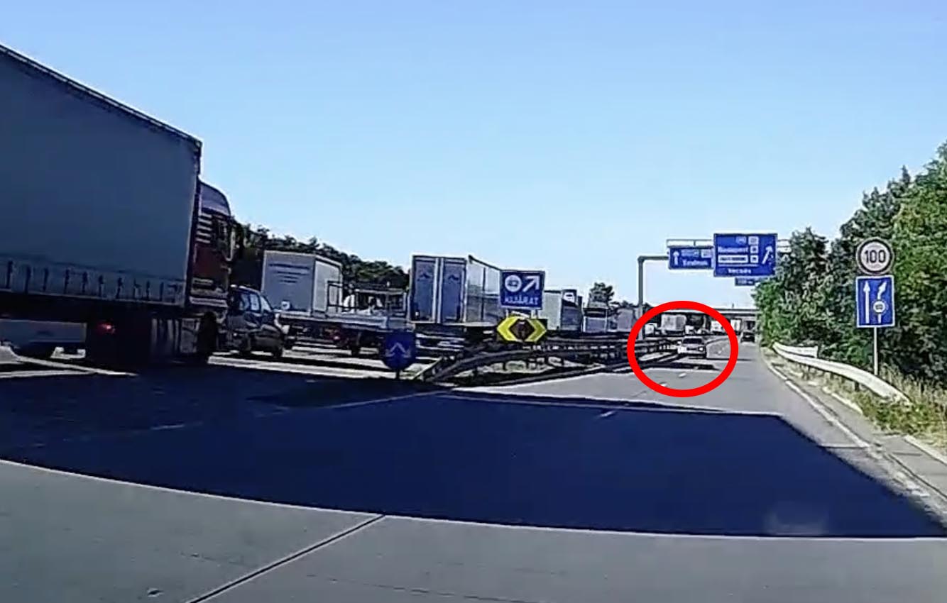 A dugó sem tűnt fel neki. Teljesen lazán hajtott szembe a forgalommal az M0-áson