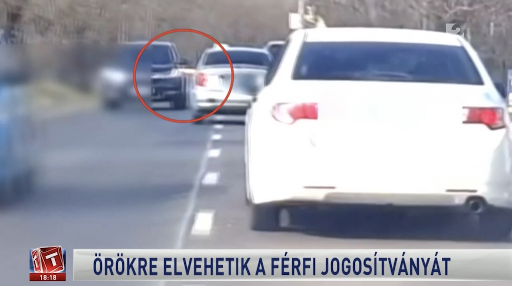 Szlalomozott és mutogatott kocsijából az autósok között