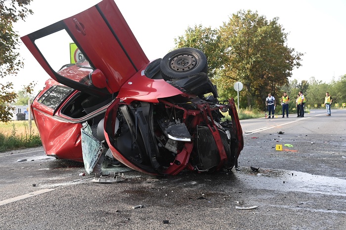 Életét vesztette az egyik sofőr az 51-esen történt frontális balesetben