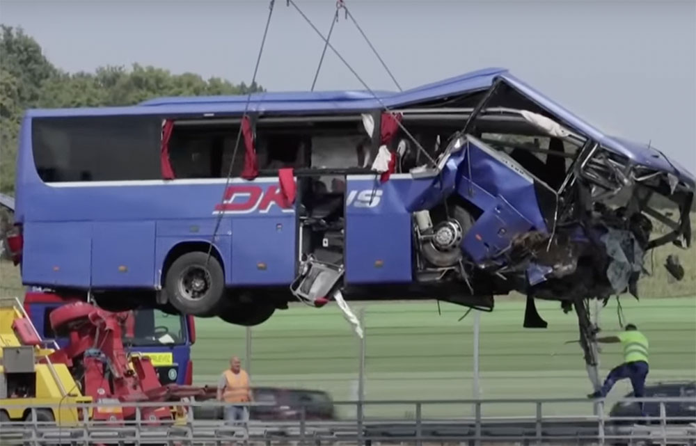 12 ember meghalt egy horvátországi buszbalesetben