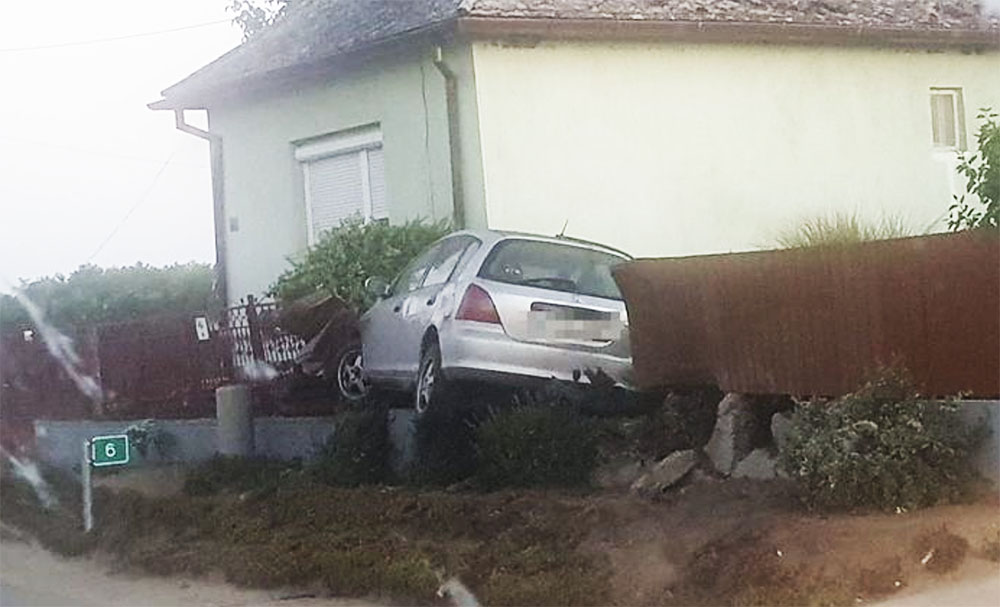 Többen is posztoltak fotót egy nyírtéti balesetről