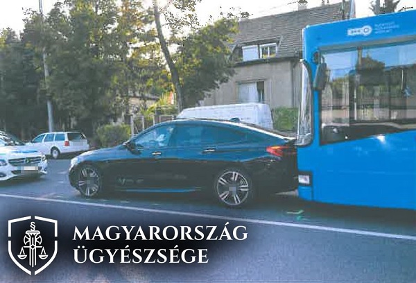 Felfüggesztett börtönt kapott a BKK busz előtt büntetőző autós