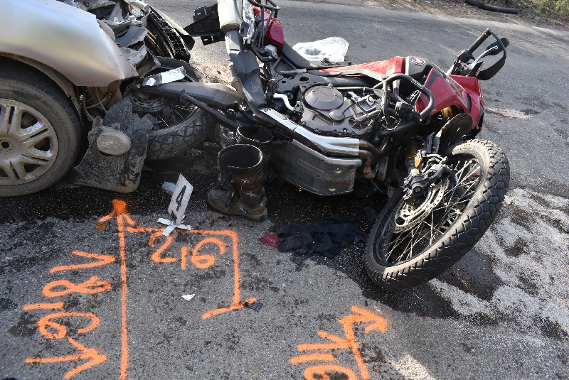 FOTÓK: Ittasan elgázolt egy motorost, majd távozott – Azt mondta a rendőröknek, a wc-re sietett