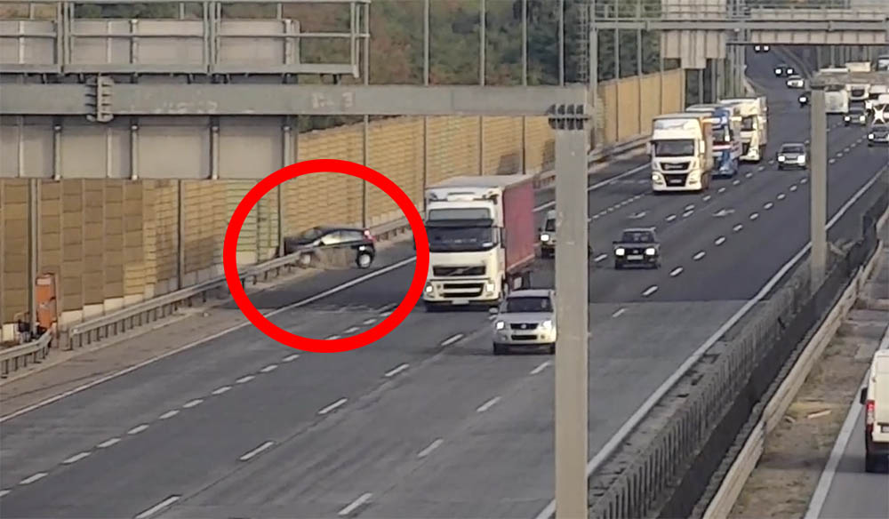 Megijedt az M0-áson! Ez lett belőle
