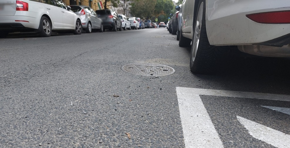 Döntöttek! – Januártól megszűnik a helyiek ingyenes parkolása Józsefvárosban