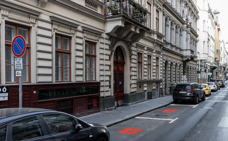 Elindult a kizárólagos parkolóhelyek felfestése Terézvárosban