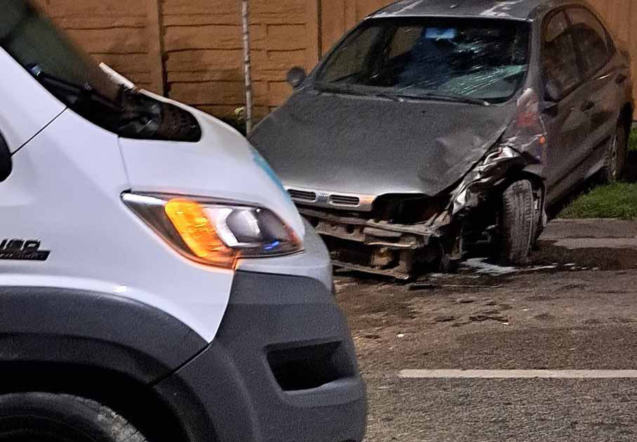 A rendőröket és a mentőt már nem várta meg a mellkasát fájlaló sofőr