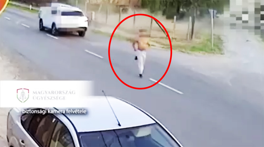Autóval üldözte a gyalogost