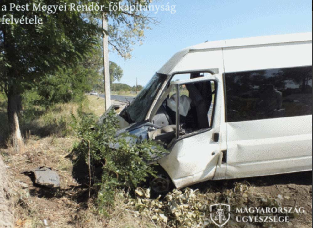 Hibás fékkel közlekedve halálra gázolta a buszmegállóban állókat