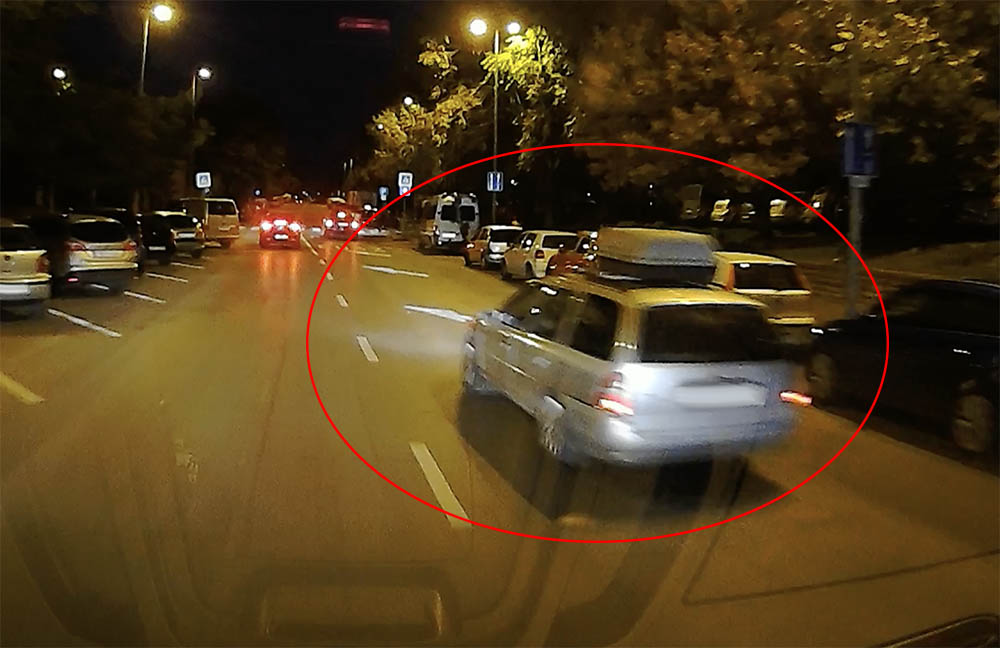 Ő megnyerné a gyalogos át nem engedési versenyt. Már ha létezne ilyen…