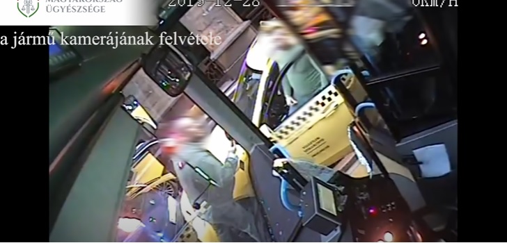 VIDEÓ: Fegyházbüntetésre ítélték az autóbuszvezetővel verekedő taxist, a buszsofőr pénzbüntetést kapott