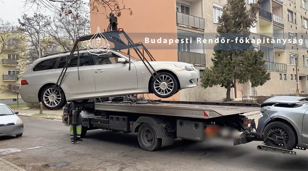 Azt mondta megjavítja, de inkább eladta az autókat egy autónepper