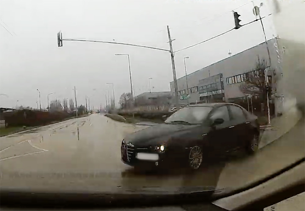 Ennek csak rossz vége lehet – gondoltuk, de akkorát mentett a kamerás, hogy az már művészet