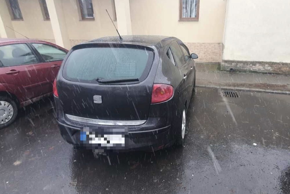 Csecsemőt kellet kiszabadítani egy lezárt autóból Mohácson