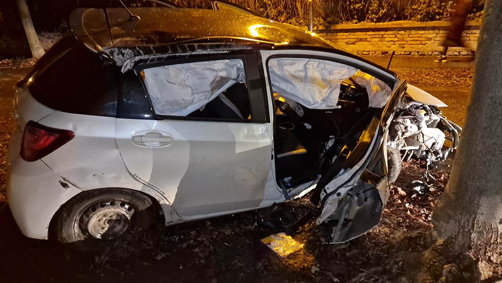 Tarolt az egyre csak gyorsuló Toyota a Gellért-hegy oldalában