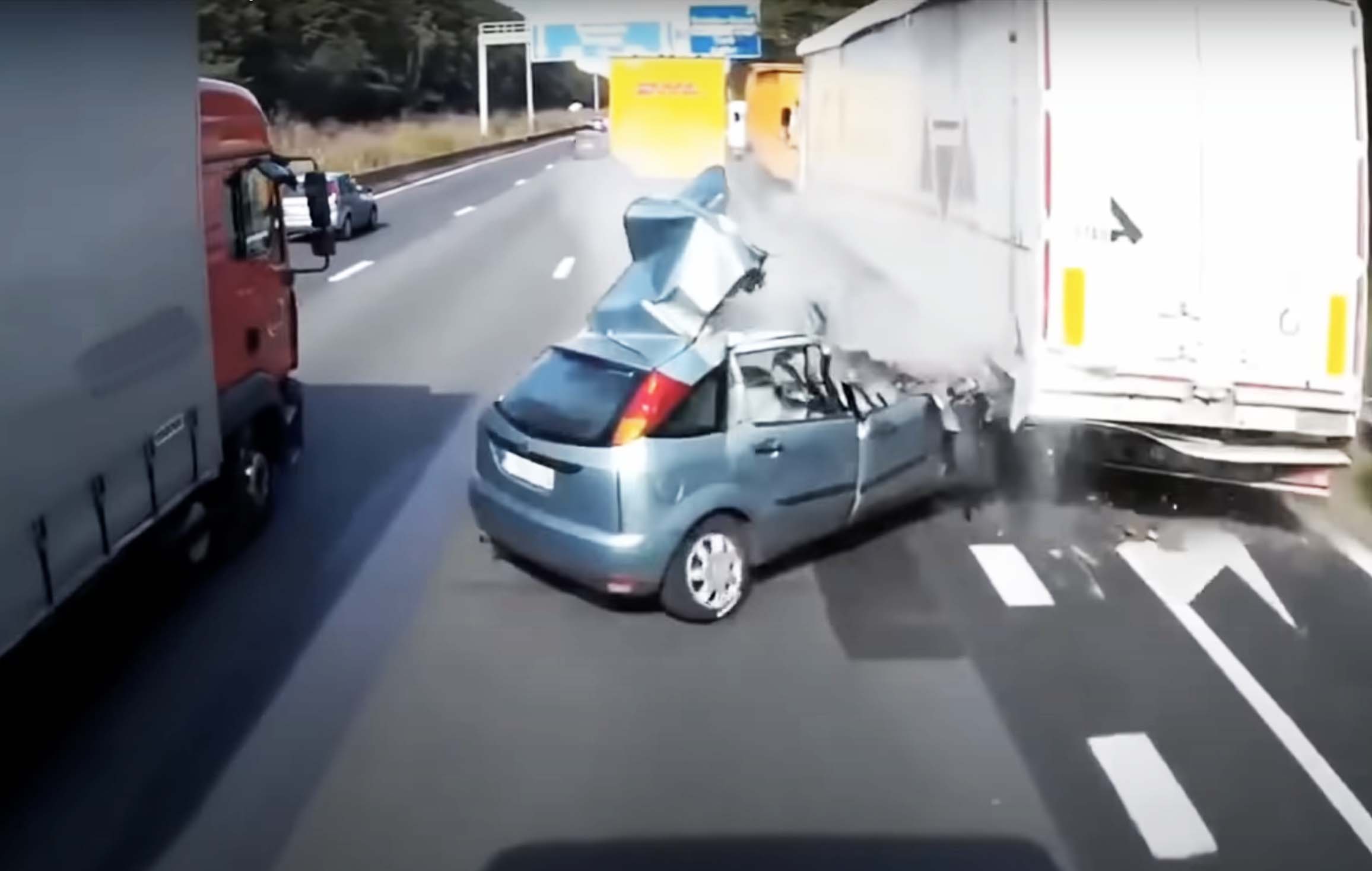 Ha ezt a videót megnézed, elmegy a kedved a jobbról előzéstől