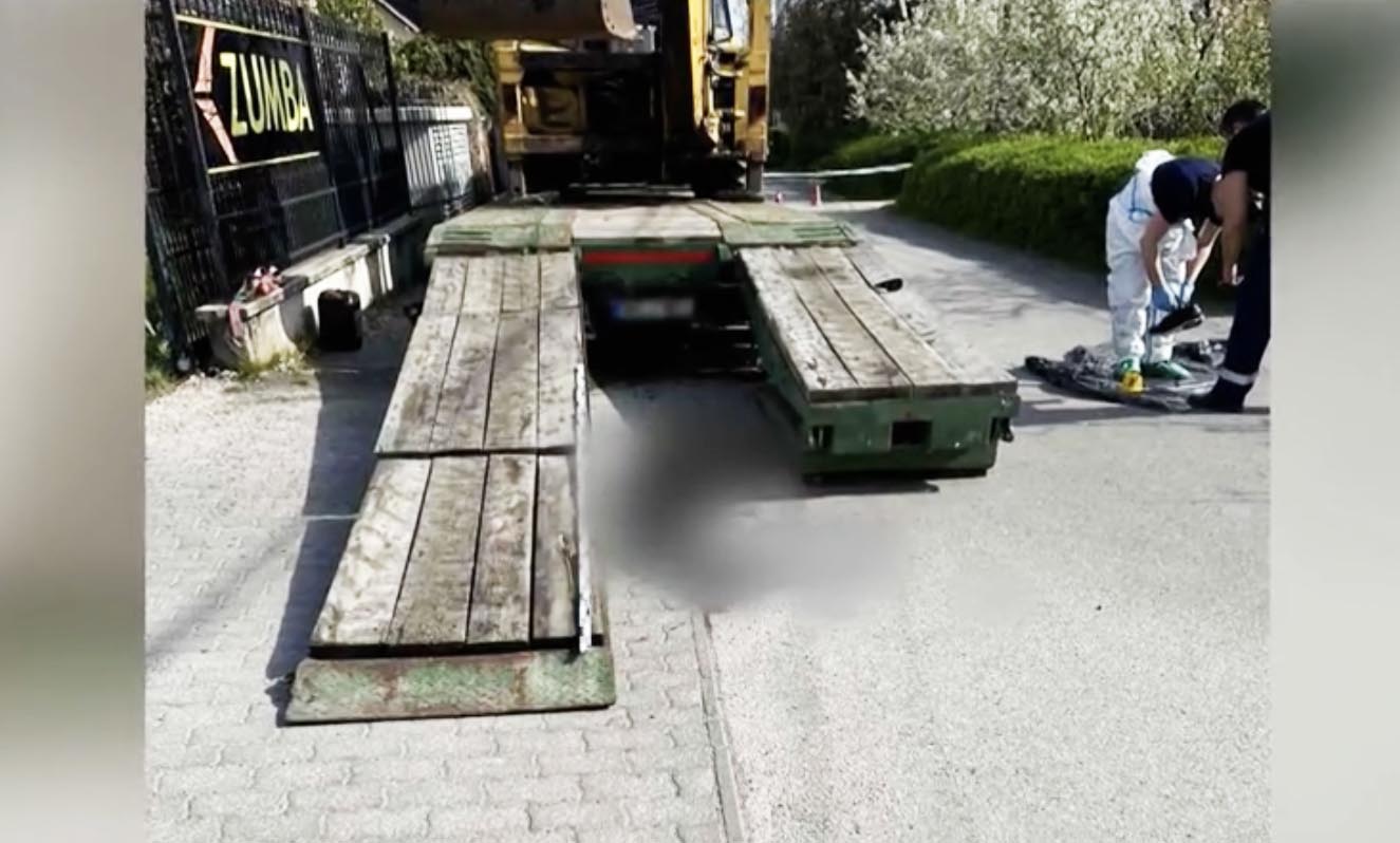 VIDEÓ: Halálra zúzta a lecsapódó rámpa a munkást