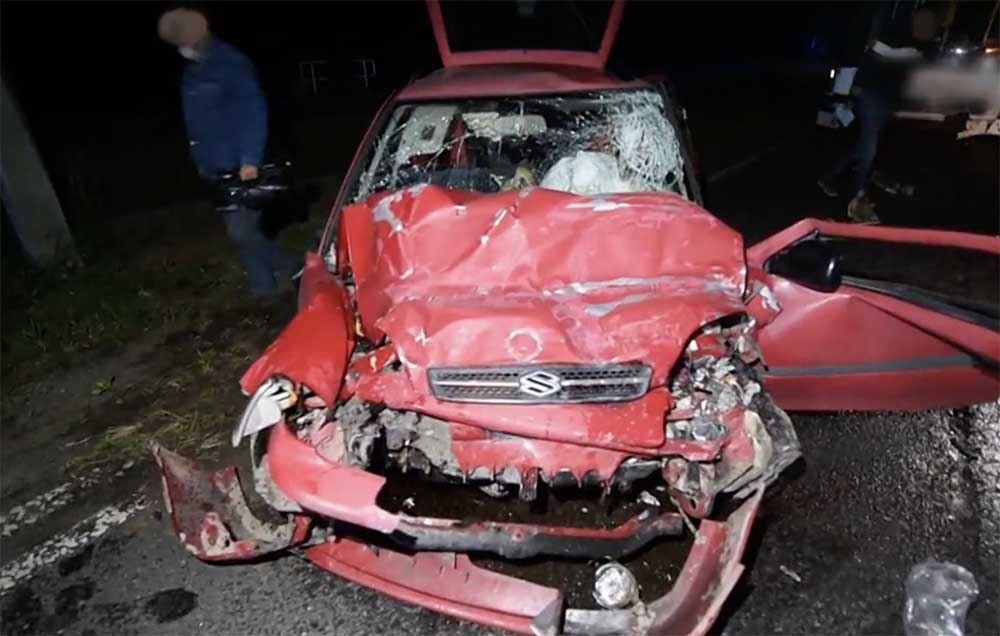 VIDEÓ: Utasokkal teli busznak ütközött egy részeg autós Debrecen határában