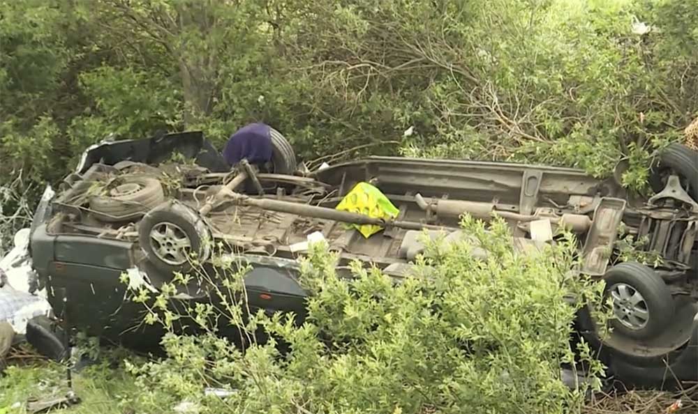 VIDEÓ: A szélvédőn kirepült, azonnal meghalt